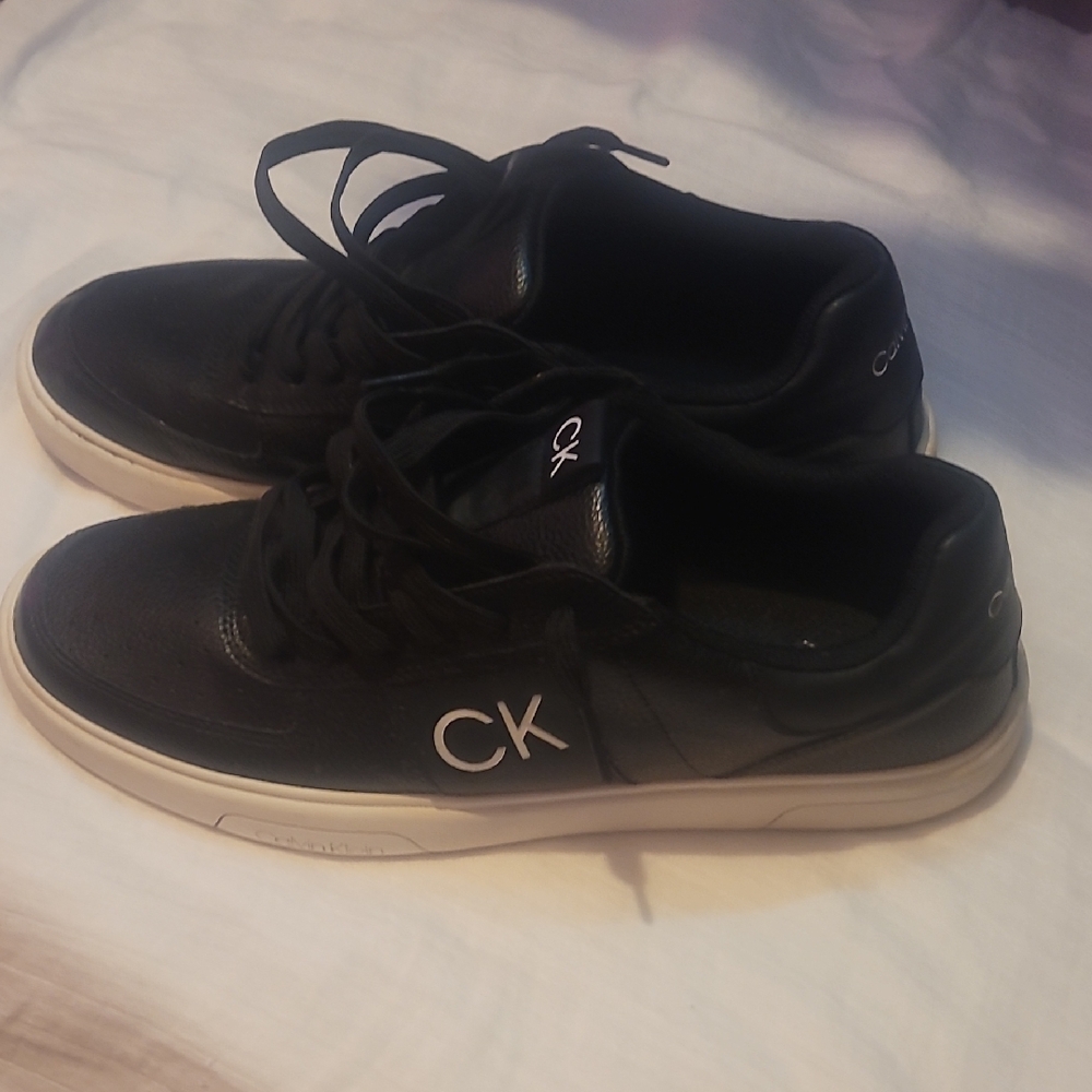Calvin Klein Men's Black and White Sneakers